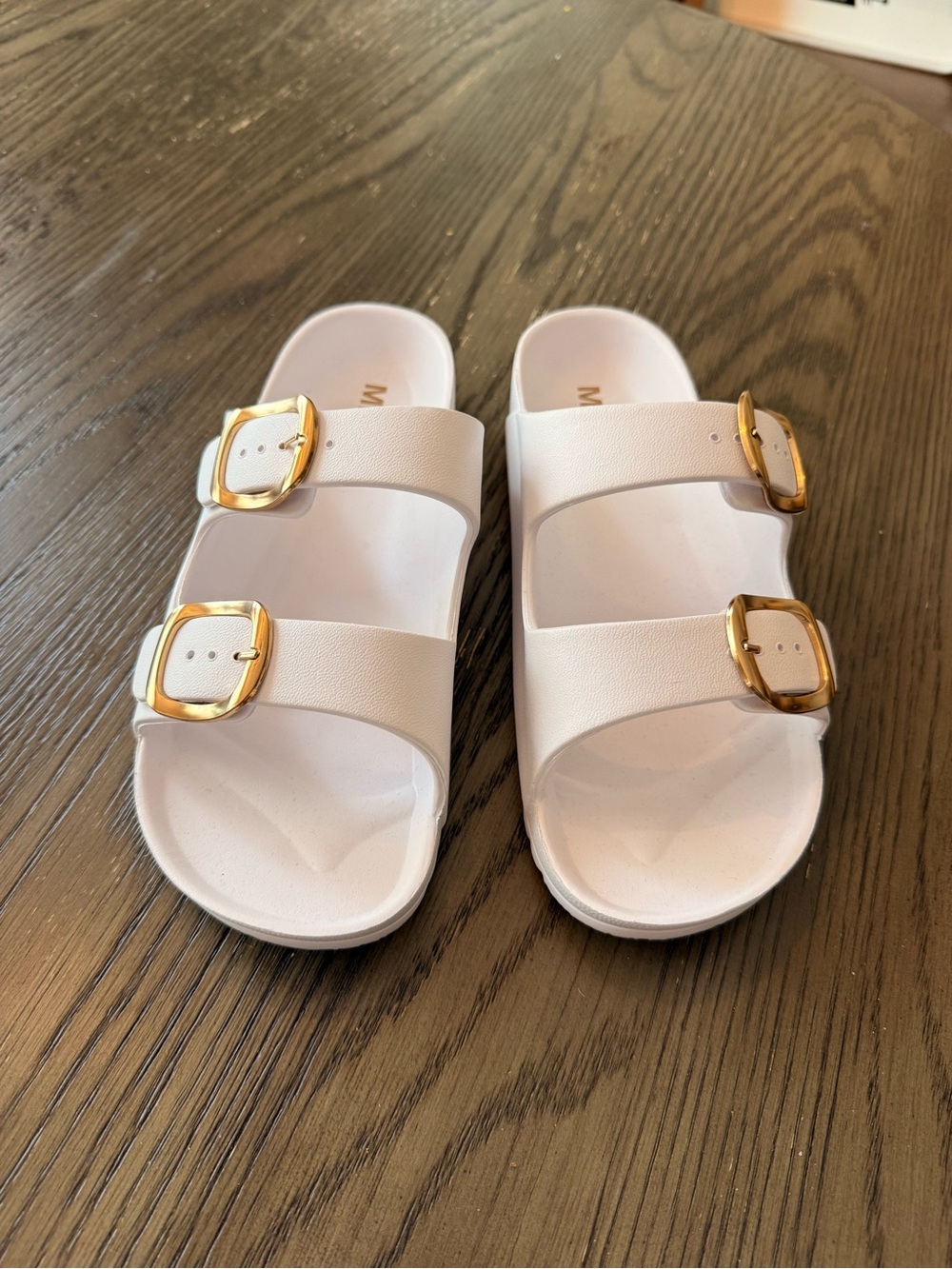 Women’s MIA White double buckle Sandals Sz 10